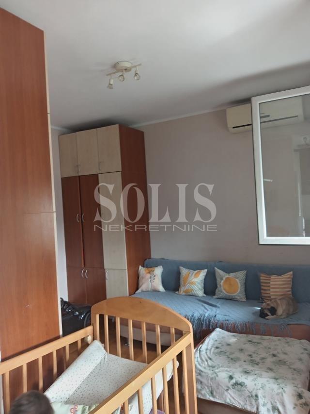 Novi Sad Novo naselje - Šarengrad Garsonjera