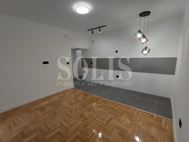 Novi Sad Avijacija Troiposoban