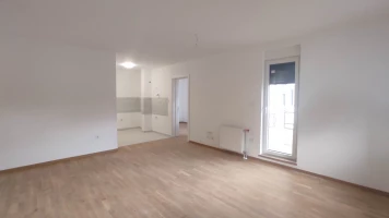 Квартира, Трехкомнатная<br>83 m<sup>2</sup>, Somborski bulevar