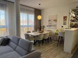 Stan, Četvorosoban<br>93 m<sup>2</sup>, Stari majur