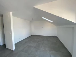 Stan, Trosoban<br>80 m<sup>2</sup>, Novosadski put