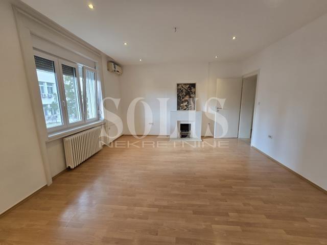 Novi Sad Kej Trosoban