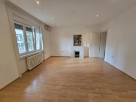 Stan, Trosoban<br>112 m<sup>2</sup>, Kej