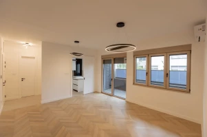 Stan, Četvorosoban<br>114 m<sup>2</sup>, Centar SPENS