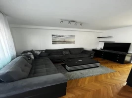 Stan, Četvorosoban<br>71 m<sup>2</sup>, Grbavica