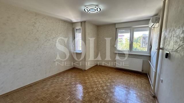 Novi Sad Bulevar Garsonjera