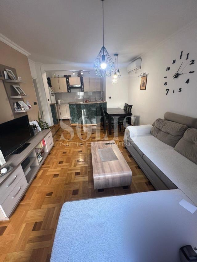 Novi Sad Nova Detelinara Dvoiposoban