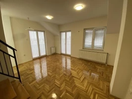 Stan, Trosoban<br>65 m<sup>2</sup>, Bulevar Evrope