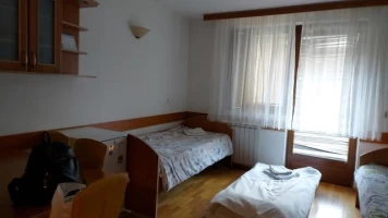 Stan, Garsonjera<br>29 m<sup>2</sup>, Centar