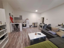 Stan, Trosoban<br>71 m<sup>2</sup>, Bulevar