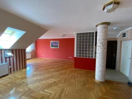 Stan, Trosoban<br>100 m<sup>2</sup>, Sajam