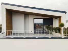 Stan, Višesoban<br>146 m<sup>2</sup>, Telep - južni